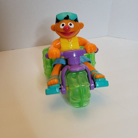 2001 Sesame Street Ernie's Splashing Fun Trike Rubber Ducky Water Toy Works - Picture 5 of 11